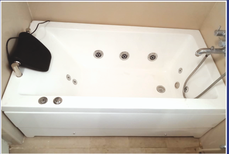 Aquafeel Free Standing Bath Tub with SS Stand - Premium Bathroom Solution